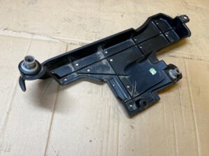 PŁYTA OSŁONA PODWOZIA PRAWA TOYOTA AURIS II