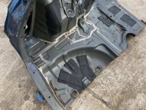 ĆWIARTKA BŁOTNIK PRÓG SŁUPEK PAS TYŁ LEWY TOYOTA AURIS II HB