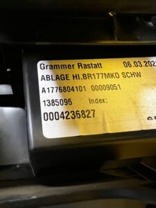 OSŁONA RAMKA DEKOR TUNELU ŚRODKOWEGO TYŁ MERCEDES A W177