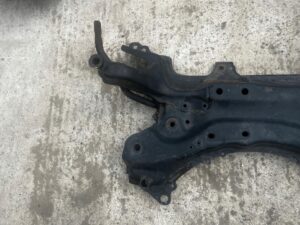 SANKI WÓZEK ZAWIESZENIE PRZÓD TOYOTA AURIS II 1.8 HYBRID