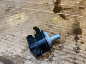 ZAWÓR PODCIŚNIENIA TOYOTA RAV4 V 2.5 HYBRID