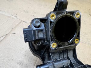 KOLEKTOR SSĄCY TOYOTA AURIS II 1.8 HYBRID