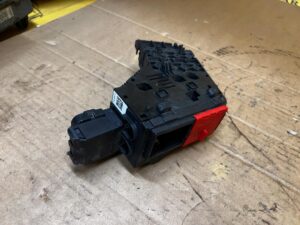 BEZPIECZNIK KLEMA SKRZYNKA BEZPIECZNIKÓW MODUŁ MERCEDES GL X166