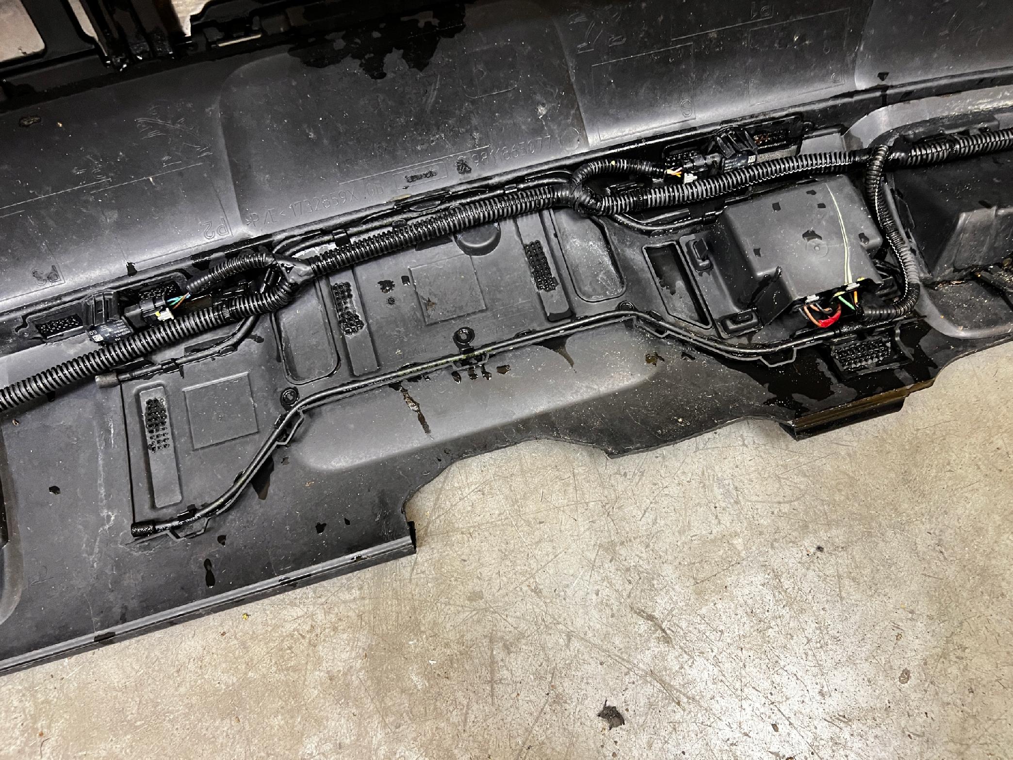 ZDERZAK TYLNY TYŁ 6 X PDC PEUGEOT 3008 II DOSTĘP BEZKLUCZYKOWY