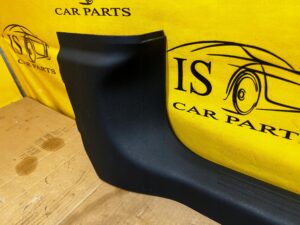 PLASTIK OSŁONA PROGU SŁUPKA A PRZÓD PRAWY MERCEDES A W177