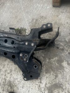 SANKI WÓZEK ZAWIESZENIE PRZÓD TOYOTA AURIS II 1.8 HYBRID