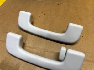 KOMPLET RĄCZKI UCHWYTY PODSUFITKI FORD ESCAPE MK4 KUGA MK3