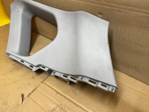 POSZYCIE OSŁONA OBUDOWA SŁUPKA C TYŁ PRAWY TOYOTA AURIS II HB