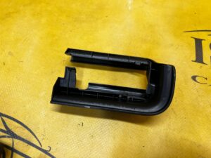 OSŁONA PROWADNICY SZYNY FOTELA PRZÓD PRAWY MERCEDES A W177