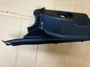 PLASTIK OSŁONA LISTWA KANAPY SŁUPKA C TYŁ LEWY TOYOTA AURIS II