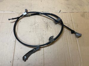 LINKA CIĘGNO HAMULCA RĘCZNEGO TYŁ PRAWA TOYOTA AURIS II