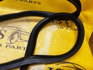 USZCZELKA DRZWI TYŁ LEWA PRAWA DACIA SANDERO III 2023R