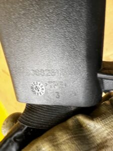 KOMPLET ZAPINKA ZAMEK KLAMRA PASA BEZPIECZEŃSTWA TYŁ TOYOTA AURIS II