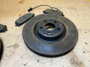 KOMPLET NOWE TARCZE KLOCKI HAMULCOWE PRZÓD PRZEDNIE 350 MM AUDI A8 D5