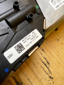 SILNIK MECHANIZM WYCIERACZEK PRZÓD AUDI A8 D5 EU