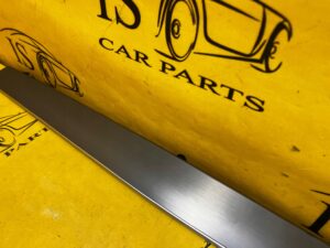 LISTWA OZDOBNA DEKOR DESKI KONSOLI PRAWA PRAWY AUDI A8 D5 EU