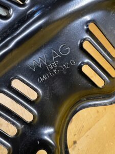 TARCZA KOTWICZNA BLACHA OSŁONA TARCZY HAMULCOWEJ PRZÓD PRAWY AUDI A8 D5