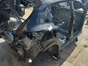 ĆWIARTKA BŁOTNIK POSZYCIE SŁUPEK PRÓG TYŁ PRAWY DACIA SANDERO III NV676 676