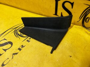 LISTWA OSŁONA BLENDA LAMPY TYŁ PRAWY PRAWA AUDI A8 D5