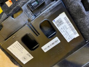 SCHOWEK PASAŻERA DESKI KONSOLI PRAWY AUDI A8 D5 EU