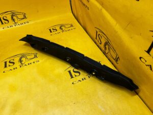 WYGŁUSZENIE USZCZELKA NAKŁADKA BŁOTNIKA PRZÓD PRAWY PRAWA AUDI A8 D5