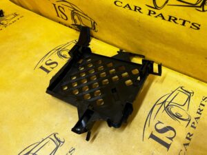 MOCOWANIE UCHWYT KOMPUTERA SILNIKA ECU AUDI A8 D5