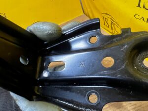 MOCOWANIE UCHWYT OBUDOWA AKUMULATORA TOYOTA RAV4 V