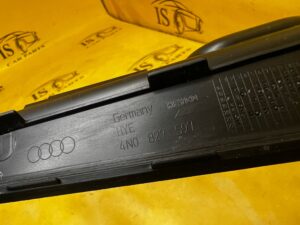 LISTWA OSŁONA BLENDA RYNIENKI BAGAŻNIKA TYŁ LEWY AUDI A8 D5