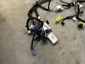 WIĄZKA INSTALACJA DESKI KONSOLI TOYOTA RAV4 V 2.5 HYBRID