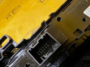 PANEL PRZEŁĄCZNIK NAWIEWU RADIA PRZYCISK ZAPŁONU FORD KUGA MK3 LIFT EU