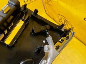 LISTWA DEKOR DESKI KONSOLI PIANO BLACK LED AUDI A8 D5 QUATTRO EU