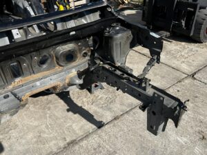 ĆWIARTKA PODŁUŻNICA FARTUCH KIELICH PRZÓD LEWY DACIA SANDERO III NV676 676