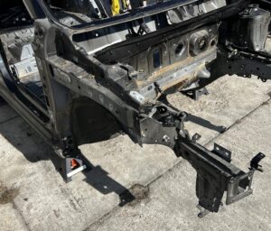 ĆWIARTKA PODŁUŻNICA FARTUCH KIELICH PRZÓD PRAWY DACIA SANDERO III NV676 676