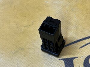 PRZYCISK PRZEŁĄCZNIK PODGRZEWANIA GRZANIA KIEROWNICY TOYOTA RAV4 V