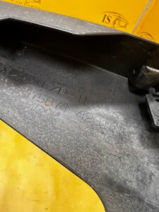 NAKŁADKA LISTWA BŁOTNIKA TYŁ TYLNA LEWY LEWA TOYOTA RAV4 V