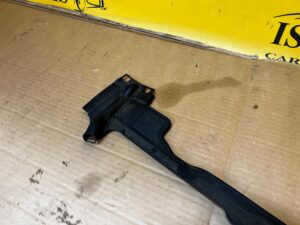 OSŁONA LISTWA NAKŁADKA BŁOTNIKA PODSZYBIA PRZÓD PRAWY PRAWA AUDI A8 D5