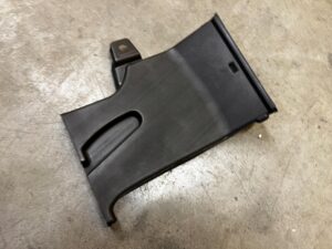 KANAŁ PRZEWÓD WLOT DOLOT POWIETRZA NA TYŁ LEWY TOYOTA RAV4 V