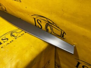 LISTWA OZDOBNA DEKOR DESKI KONSOLI PRAWA PRAWY AUDI A8 D5 EU