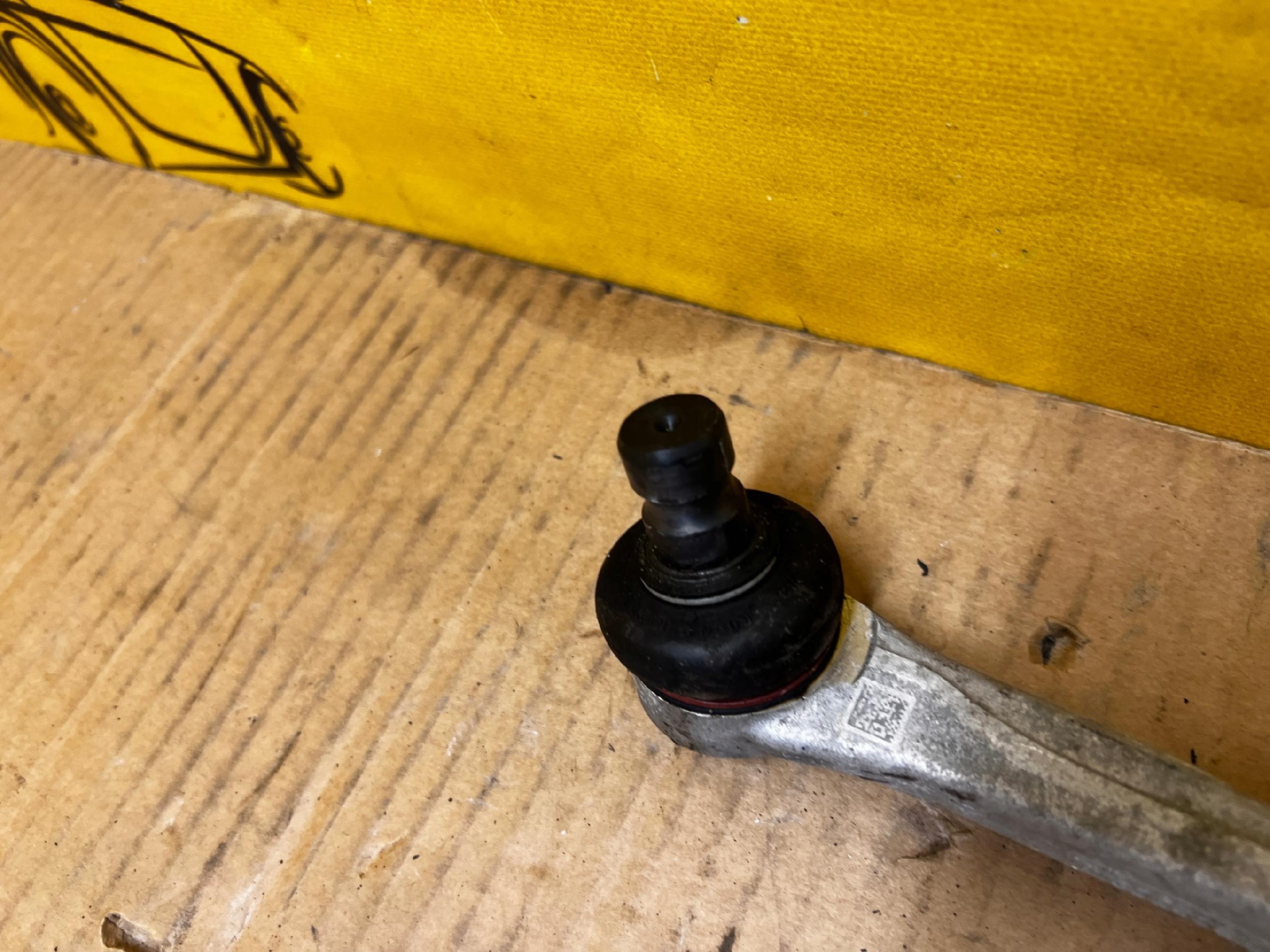 NOWY WAHACZ PRZÓD PRZEDNI LEWY AUDI A8 D5