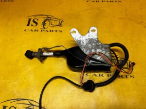 ELEKTRONICZNA ANTENA RADIA BŁOTNIKA TYŁ CHEVROLET CORVETTE CABRIO C5 97-04