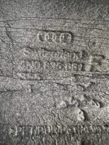 OSŁONA WYGŁUSZENIE TUNELU ŚRODKOWEGO PODŁOGI AUDI A8 D5