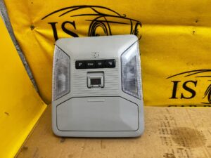 LAMPKA OŚWIETLENIE PODSUFITKI PRZÓD SOS TOYOTA RAV4 V