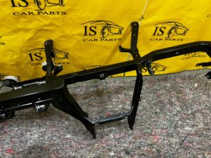 RURA BELKA STELAŻ WZMOCNIENIE DESKI KONSOLI AUDI A8 D5 EU