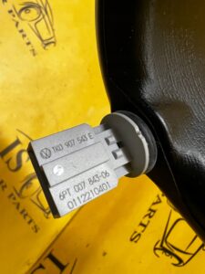 KANAŁ TUNEL DOLOT PRZEWÓD POWIETRZA ŚRODKOWY LEWY AUDI A8 D5