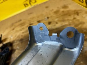 KOMPLET WSPORNIK MOCOWANIE ŚCIANY PODŁOGI TYŁ PRAWY LEWY TOYOTA RAV4 V