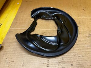 TARCZA KOTWICZNA BLACHA OSŁONA TARCZY HAMULCOWEJ TYŁ LEWY AUDI A8 D5