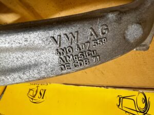 NOWA ZWROTNICA PIASTA PRZÓD LEWY LEWA AUDI A8 D5