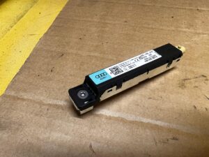 MODUŁ WZMACNIACZ ANTENY ANTENOWY AUDI A8 D5