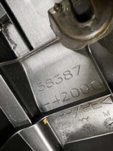 LISTWA OSŁONA PROGU BAGAŻNIKA PASA TYŁ TYLNEGO TOYOTA RAV4 V