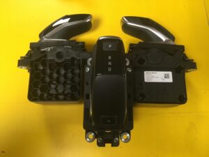 WYBIERAK DŹWIGNIA LEWAREK ZMIANY BIEGÓW AUTOMAT PEUGEOT 3008II 5008 II